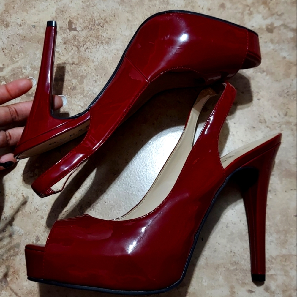 Red guess shoes